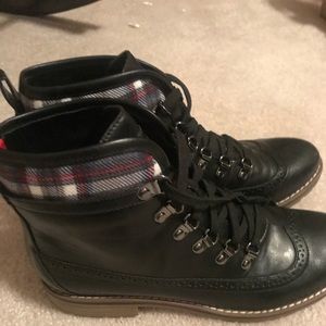 Tommy Hilfiger flannel lined lace up boots